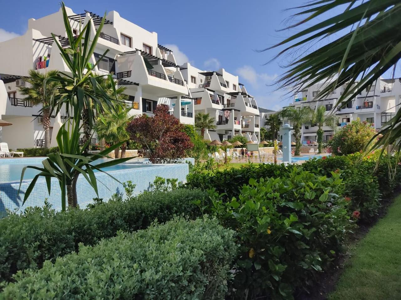 Residence Tamuda Golf A Cabo Negro Exteriör bild